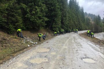Aproape 6 tone de deșeuri au fost colectate de către silvicultori, în doar câteva zile, pe raza a 12 ocoale silvice