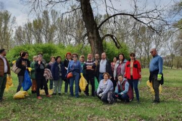 Acțiune de ecologizare pe malul râului Suceava, cu 5000 de kg de deșeuri adunate într-o singură zi