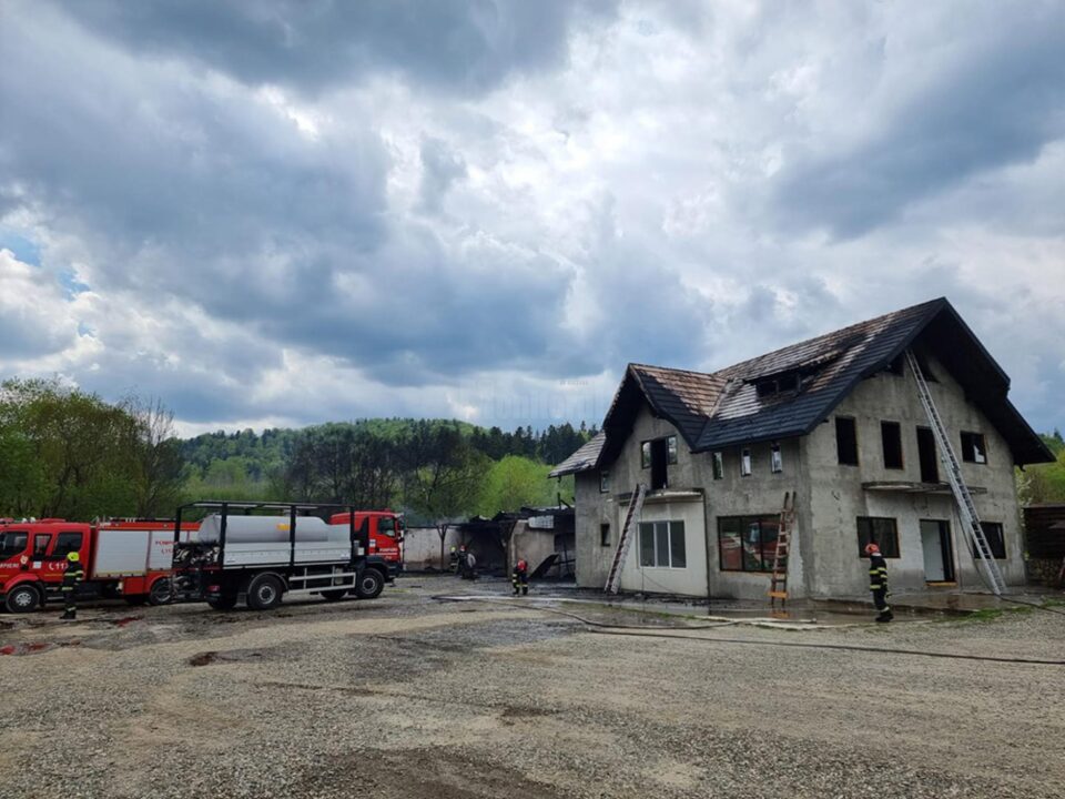 Casa a fost în parte salvată