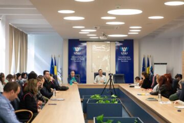 Întâlnirea cititorilor cu scriitorul Vasile Ernu, la USV