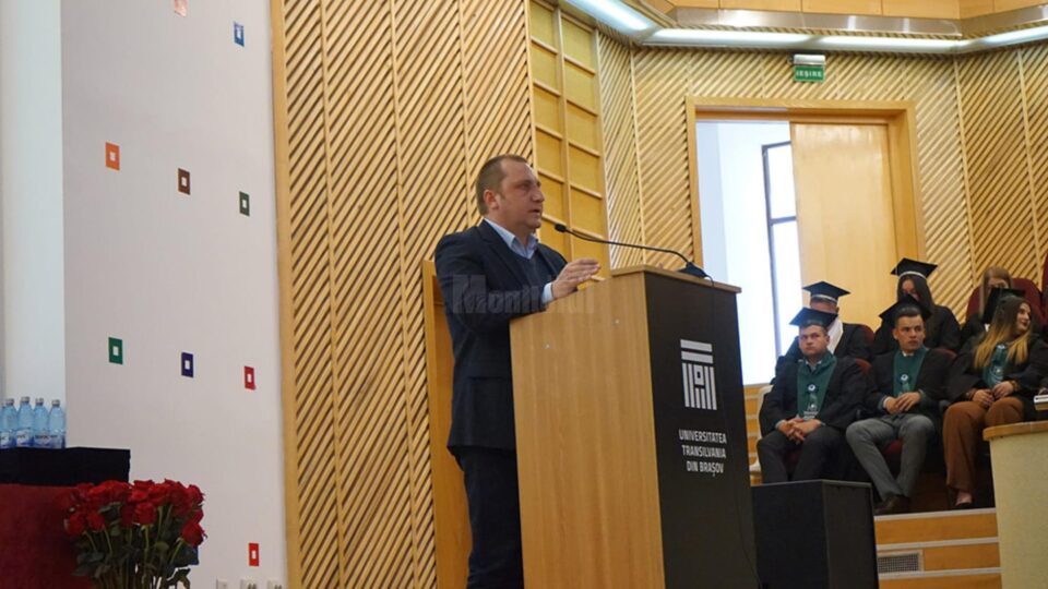 Ciprian Muscă, președintele ASFOR, la ceremonia de absolvire a generației 2022 a Facultății de Silvicultură și Exploatări Forestiere Brașov
