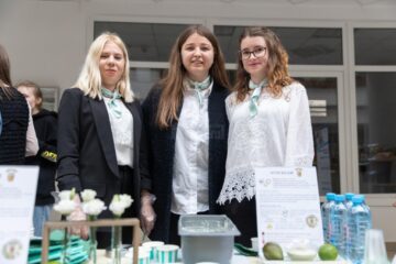 Produsele vegane, cele cu făină din greieri și combinațiile de ingrediente tradiționale și exotice, premiate la Food Fest, la USV