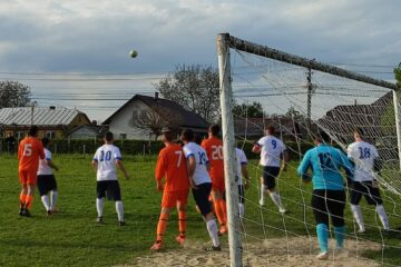 Duminica s-a derulat o noua etapa in Liga a V-a suceveana. Foto Adrian Pop