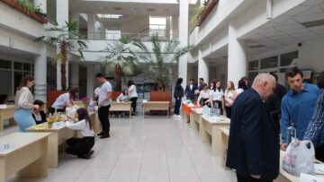 Produsele vegane, cele cu făină din greieri și combinațiile de ingrediente tradiționale și exotice, premiate la Food Fest, la USV