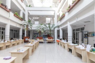 Produsele vegane, cele cu făină din greieri și combinațiile de ingrediente tradiționale și exotice, premiate la Food Fest, la USV