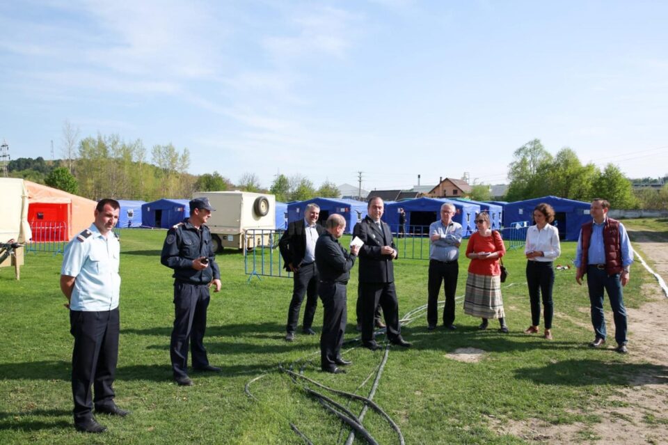 Vizita în tabăra de refugiați de la Siret. Foto FB Instituția Prefectului Suceava