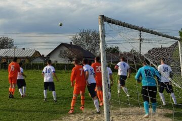 Duminică s-a derulat o nouă etapă în Liga a V-a suceveană. Foto Adrian Pop