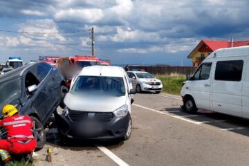 Carambolul cu trei mașini de la Ilișești, provocat de neatenția unui șofer la traficul din față