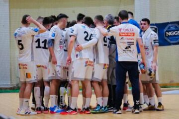 Handbalistii de la CSU din Suceava vor juca ultimul meci din deplasare la Focsani