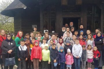 A treia ediție a taberei de creație : „Bucuria Învierii Domnului văzută prin ochi de copil” în Parohia „Sfinții Mari Mucenici Mercurie și Ecaterina” din Rădășeni
