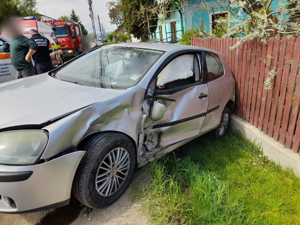 VW-ul Golf acroșat