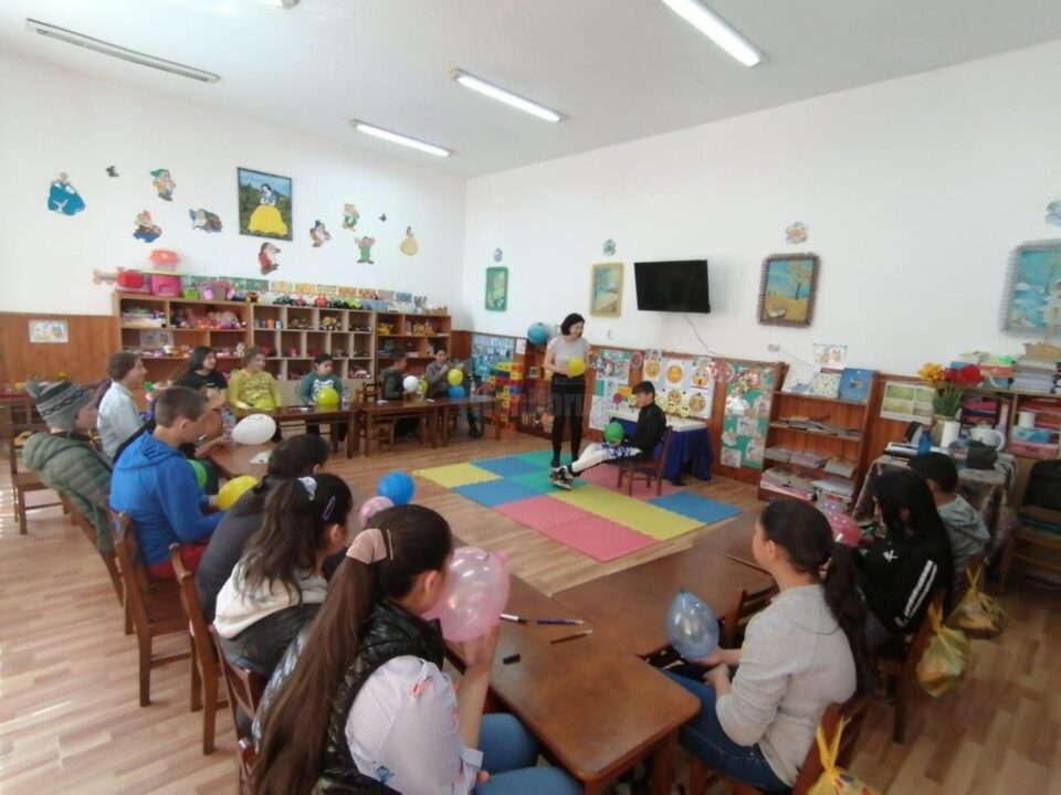 Ateliere de lucru cu 300 de elevi suceveni în risc de părăsire timpurie a școlii, organizate de Centrul Județean de Resurse și Asistență Educațională Ateliere de lucru cu 300 de elevi suceveni în risc de părăsire timpurie a școlii, organizate de Centrul Județean de Resurse și Asistență Educațională