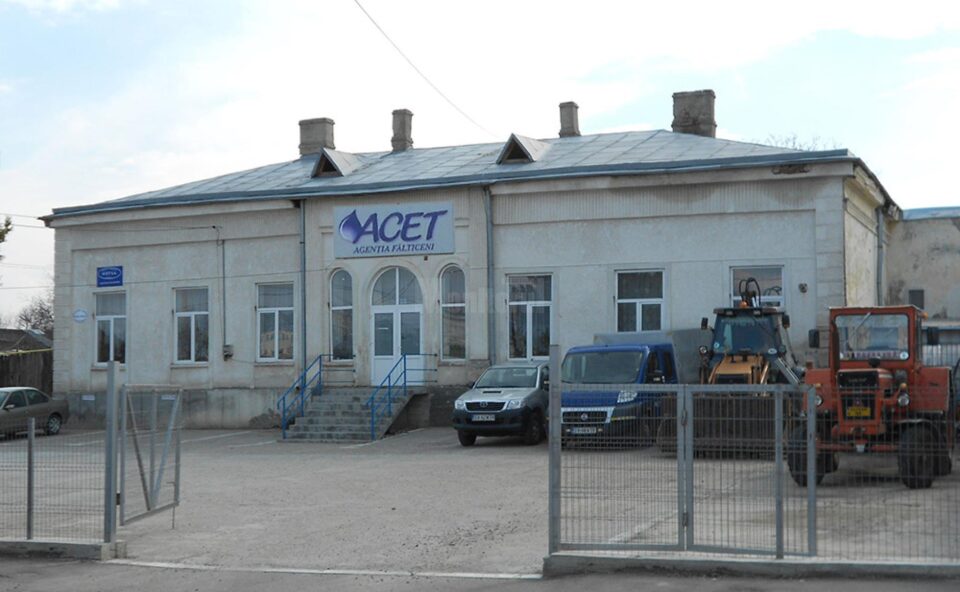 ACET Fălticeni debranșează blocurile cu restanțe la plata apei potabile
