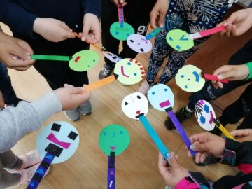 Ateliere de lucru cu 300 de elevi suceveni în risc de părăsire timpurie a școlii, organizate de Centrul Județean de Resurse și Asistență Educațională
