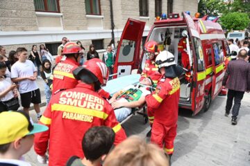 Participanții la marș au asistat și la o simulare de accident rutier