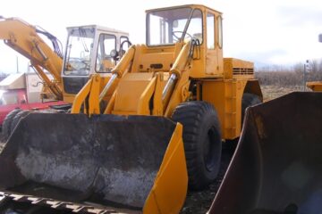 Un bărbat a murit în chinuri groaznice după ce a fost aproape strivit de cupa unui utilaj wola