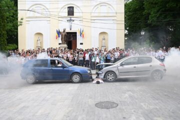 Participanții la marș au asistat și la o simulare de accident rutier