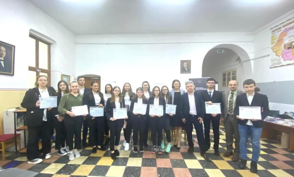 Premierea olimpicilor la istorie.jpg