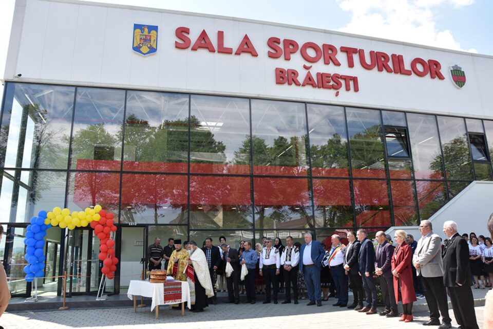 Primăria Cornu Luncii a inaugurat în satul Brăiești cea mai modernă sală de sport din județ