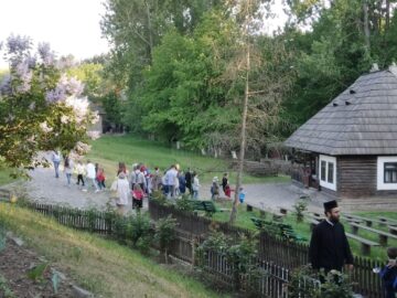 Aproape 14.000 de vizitatori la „Noaptea Muzeelor”, peste numărul vizitatorilor din 2019 și 2021