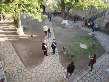 Aproape 14.000 de vizitatori la „Noaptea Muzeelor”, peste numărul vizitatorilor din 2019 și 2021