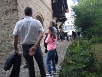 Aproape 14.000 de vizitatori la „Noaptea Muzeelor”, peste numărul vizitatorilor din 2019 și 2021