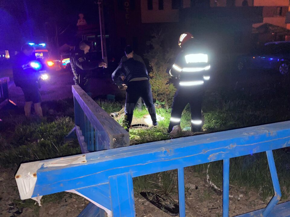 Incendiu uriaș în Vatra Dornei: mai multe hale, o linie de producție și material lemnos înghițite de flăcări. Sursa foto Radio Dorna