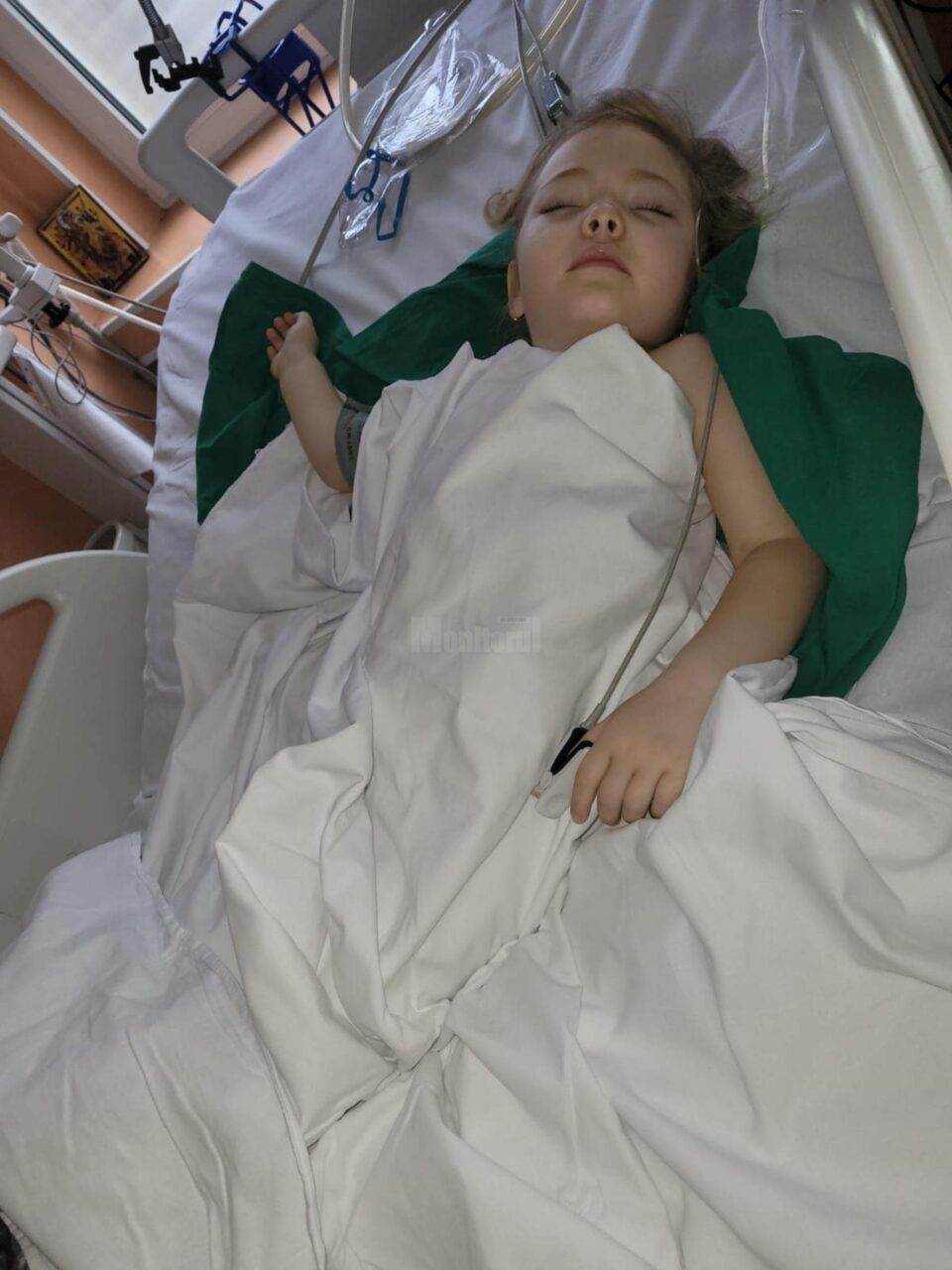 O fetiță în vârstă de 5 ani diagnosticată cu o formă de cancer în stadiu avansat are nevoie urgent de ajutor