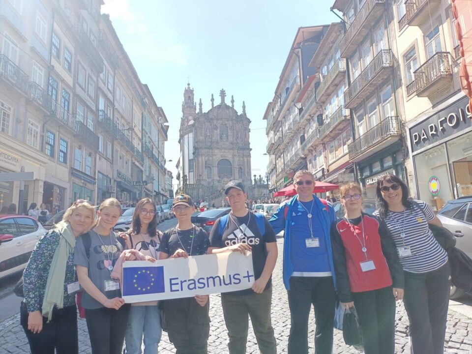 Elevi și profesori ai Școlii Gimnaziale Nr. 4 Suceava, într-o experiență de mobilitate Erasmus+ în Portugalia, în proiectul My Grandma’s Toys