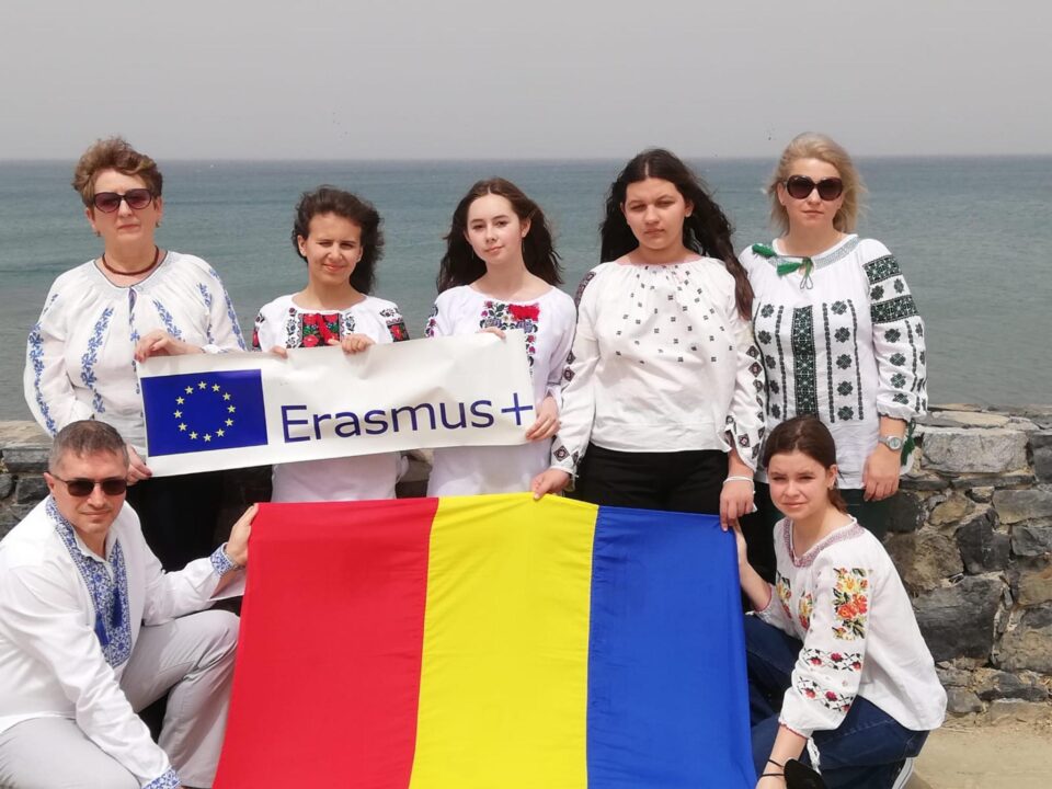 Elevi și profesori ai Școlii Gimnaziale Nr. 4 Suceava, într-o experiență de mobilitate Erasmus+ în Grecia, în proiectul Let’s go to learn outside