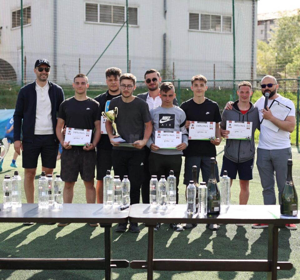 Câștigătorii premiilor individuale au fost premiați de organizatori