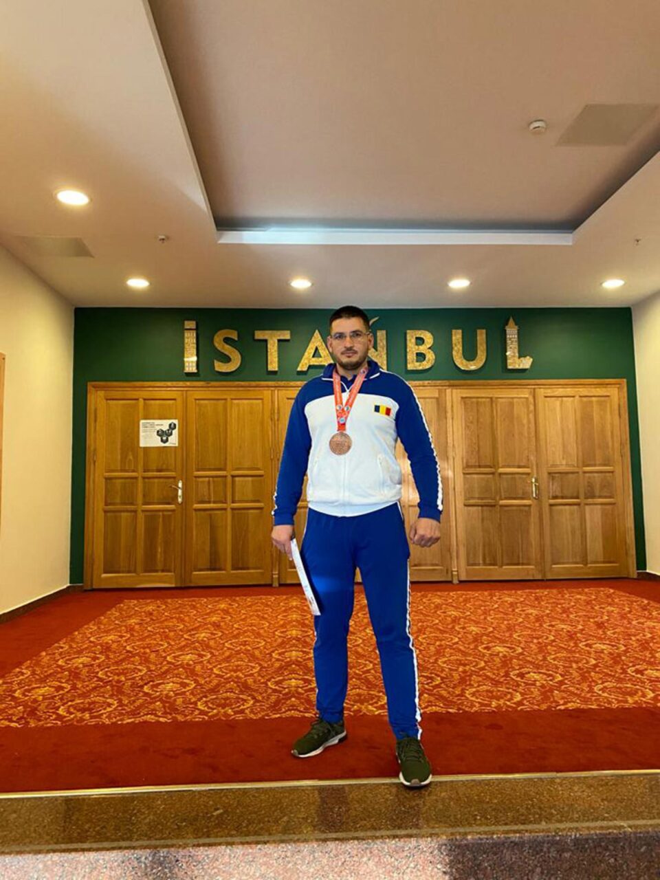 Sportivul rădăuțean Paul Ghețău a obținut, zilele trecute, medalia de bronz la o competiție internațională de kickboxing Sportivul rădăuțean Paul Ghețău a obținut, zilele trecute, medalia de bronz la o competiție internațională de kickboxing