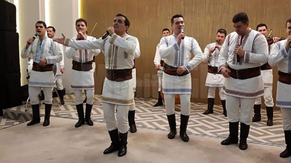 Ansamblul etnofolcloric „Plăieșii” din Republica Moldova