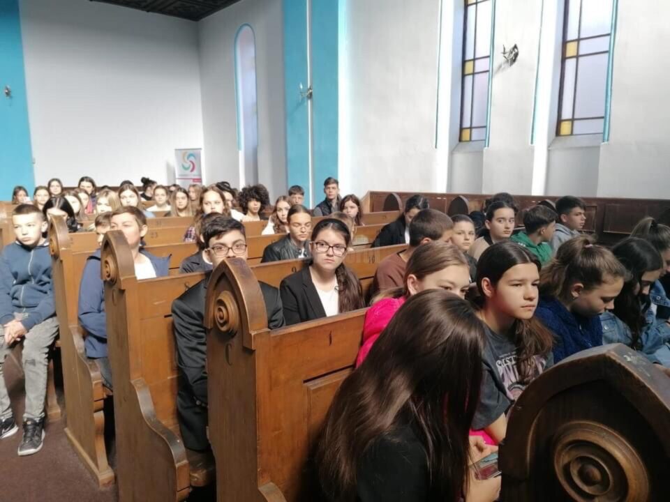 Colegiul „Eudoxiu Hurmuzachi” continuă seria de activități culturale dedicate sărbătoririi a 150 de ani de existență cu „Lecție de toleranță”