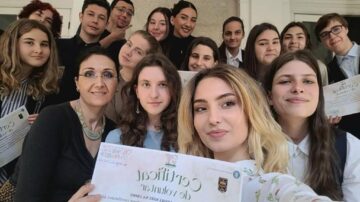 Profesori și elevi – Flower Power