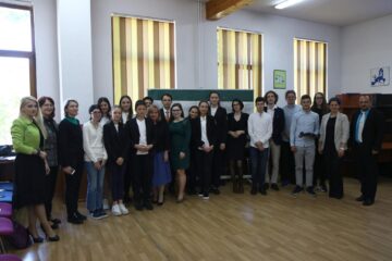 Peste 70 de elevi, profesori, studenți au participat la Sesiunea de Comunicări Științifice „Punte între generații”