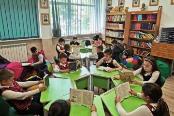 Ateliere săptămânale de lectură și de scriere creativă, la Școala „Ioan Ciurea” Fălticeni