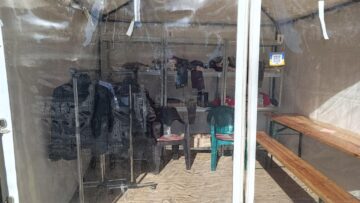 Corturile în care sunt bunuri, dar nu este nici o persoană