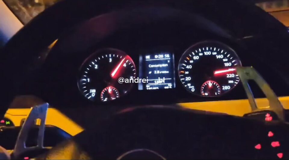 Un tânăr s-a filmat în timp ce trecea cu 200 de km/h prin fața Poliției Suceava