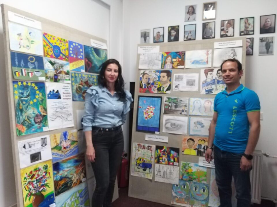 Expoziție de desene despre imaginea României în spațiul european