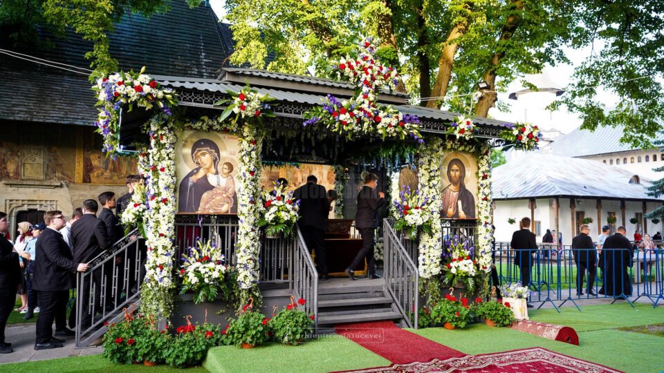 Pelerinii sunt invitați la sărbătoarea Sfântului Ioan cel Nou de la Suceava. Foto Arhiepiscopia Sucevei și Rădăuților