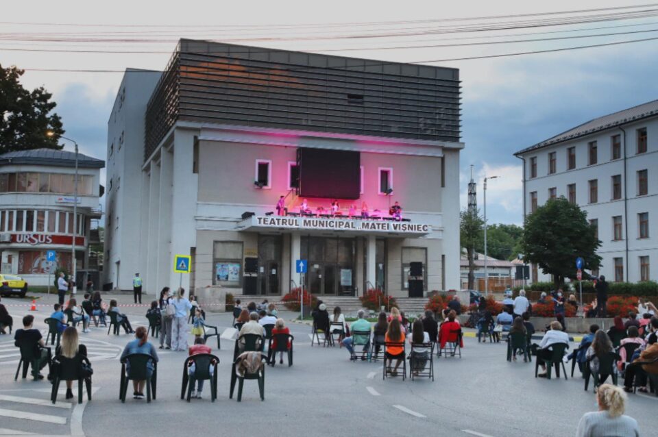 Circulație auto restricționată în centrul Sucevei, în ultima zi a Festivalului de teatru Circulație auto restricționată în centrul Sucevei, în ultima zi a Festivalului de teatru