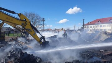 Două case mistuite de flăcări la Marginea acum câteva săptămâni au fost reconstruite parțial