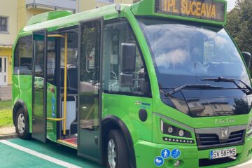Elevii suceveni beneficiază de abonamente de transport gratuit cu autobuzele și microbuzele TPL inclusiv în vacanță