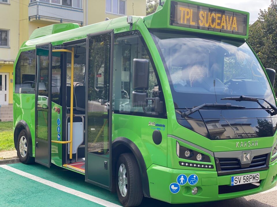 Elevii suceveni beneficiază de abonamente de transport gratuit cu autobuzele și microbuzele TPL inclusiv în vacanță