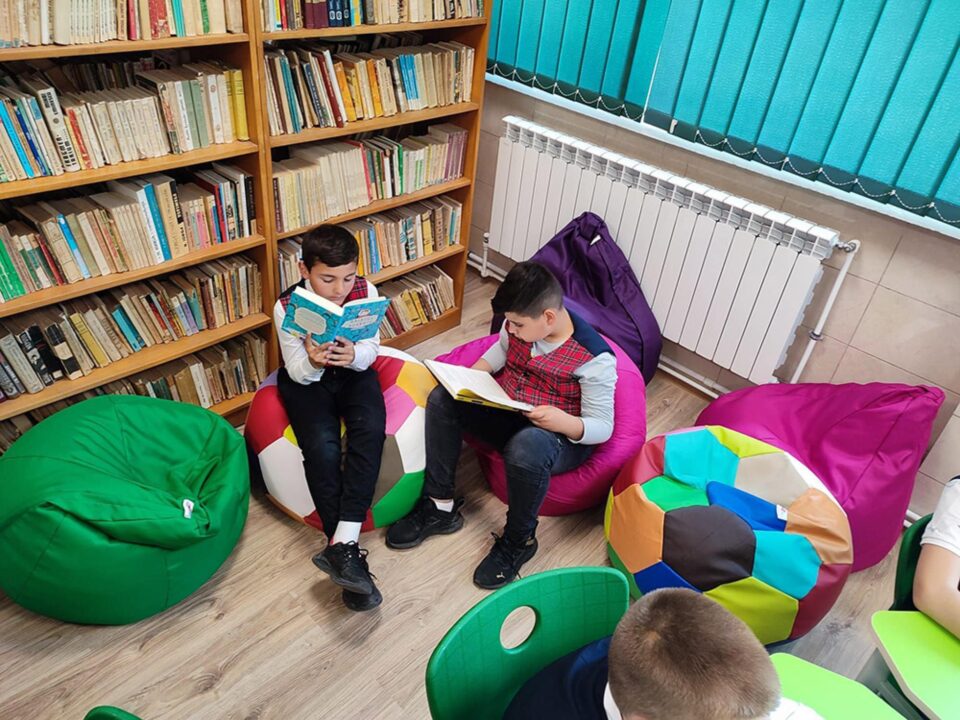 Ateliere săptămânale de lectură și de scriere creativă, la Școala „Ioan Ciurea” Fălticeni