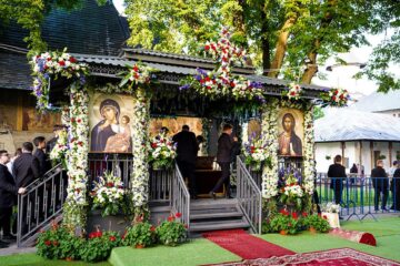 Pelerini Foto Arhiepiscopia Sucevei și Rădăuților