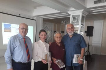 Prof. Maria Epatov de la „Eudoxiu Hurmuzachi” a obținut Premiul pentru critică literară, la Festivalul Național „Garabet Ibrăileanu”