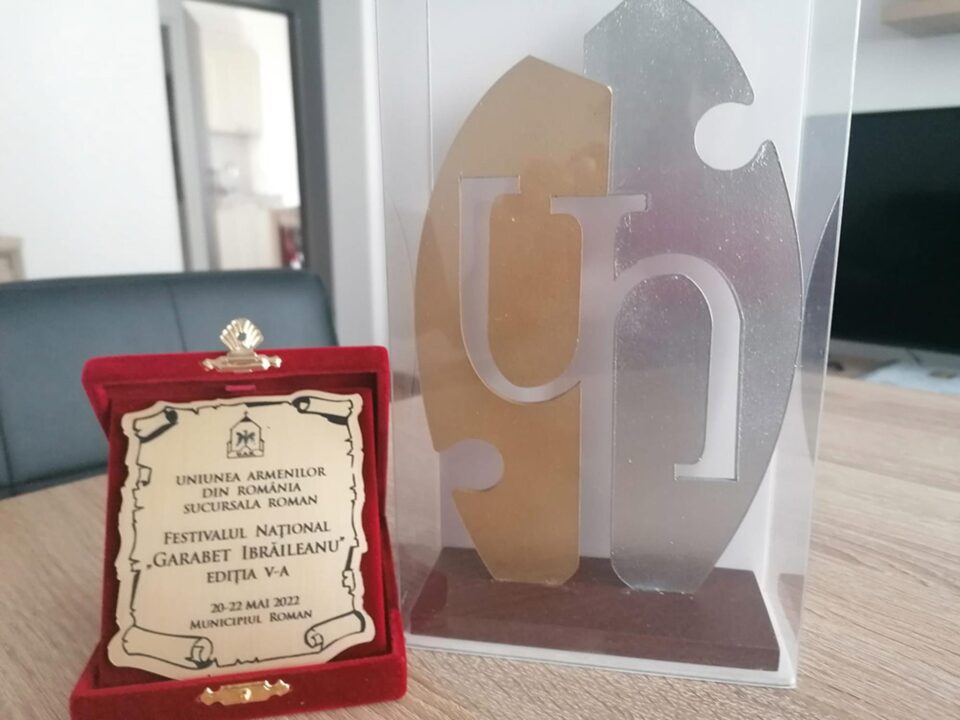 Prof. Maria Epatov de la „Eudoxiu Hurmuzachi” a obținut Premiul pentru critică literară, la Festivalul Național „Garabet Ibrăileanu”