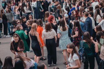 „After Twelve”, discoteca cu care elevii Colegiului „Mihai Eminescu” și-au sărbătorit absolvenții